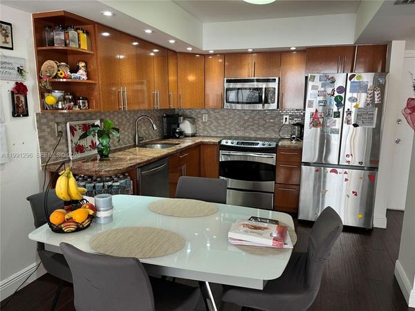 18051 Biscayne Blvd, Unit 903, Aventura, FL 33160