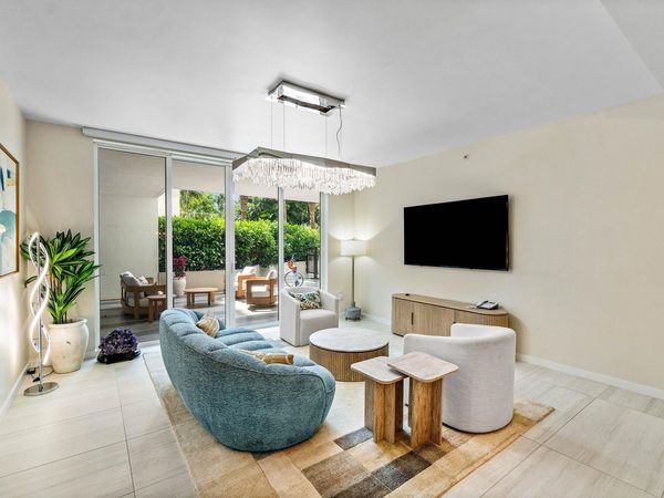 200 SE Mizner Boulevard, Unit 209, Boca Raton, FL 33432