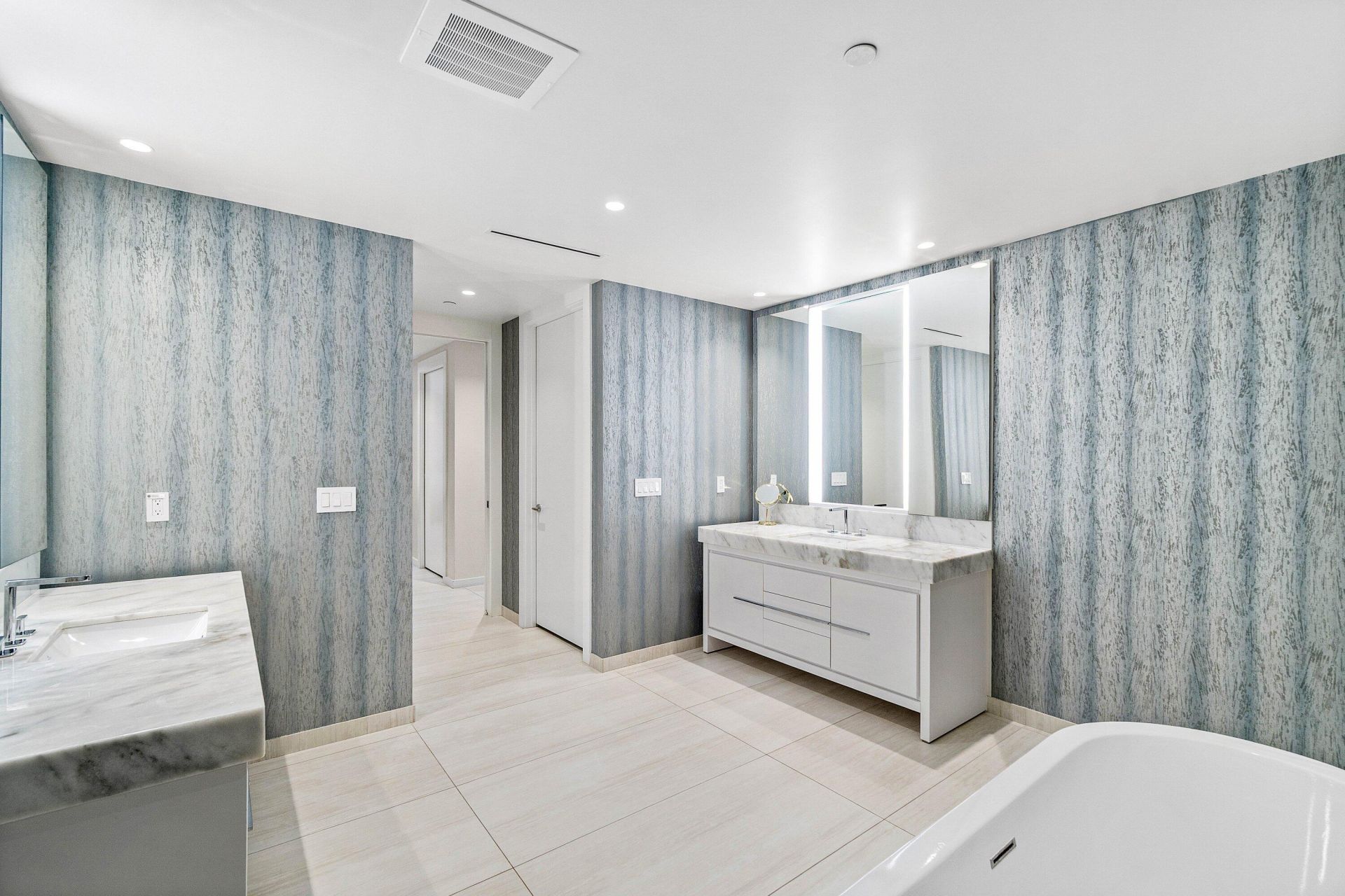 200 SE Mizner Boulevard, Unit 209, Boca Raton, FL 33432 Photo