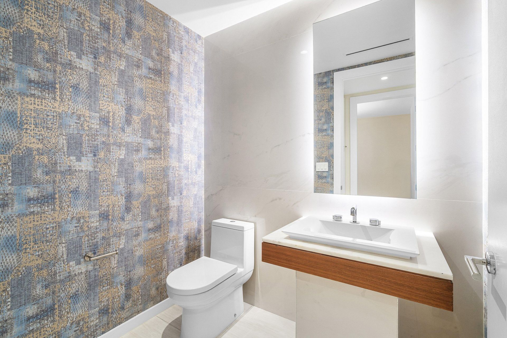 200 SE Mizner Boulevard, Unit 209, Boca Raton, FL 33432 Photo