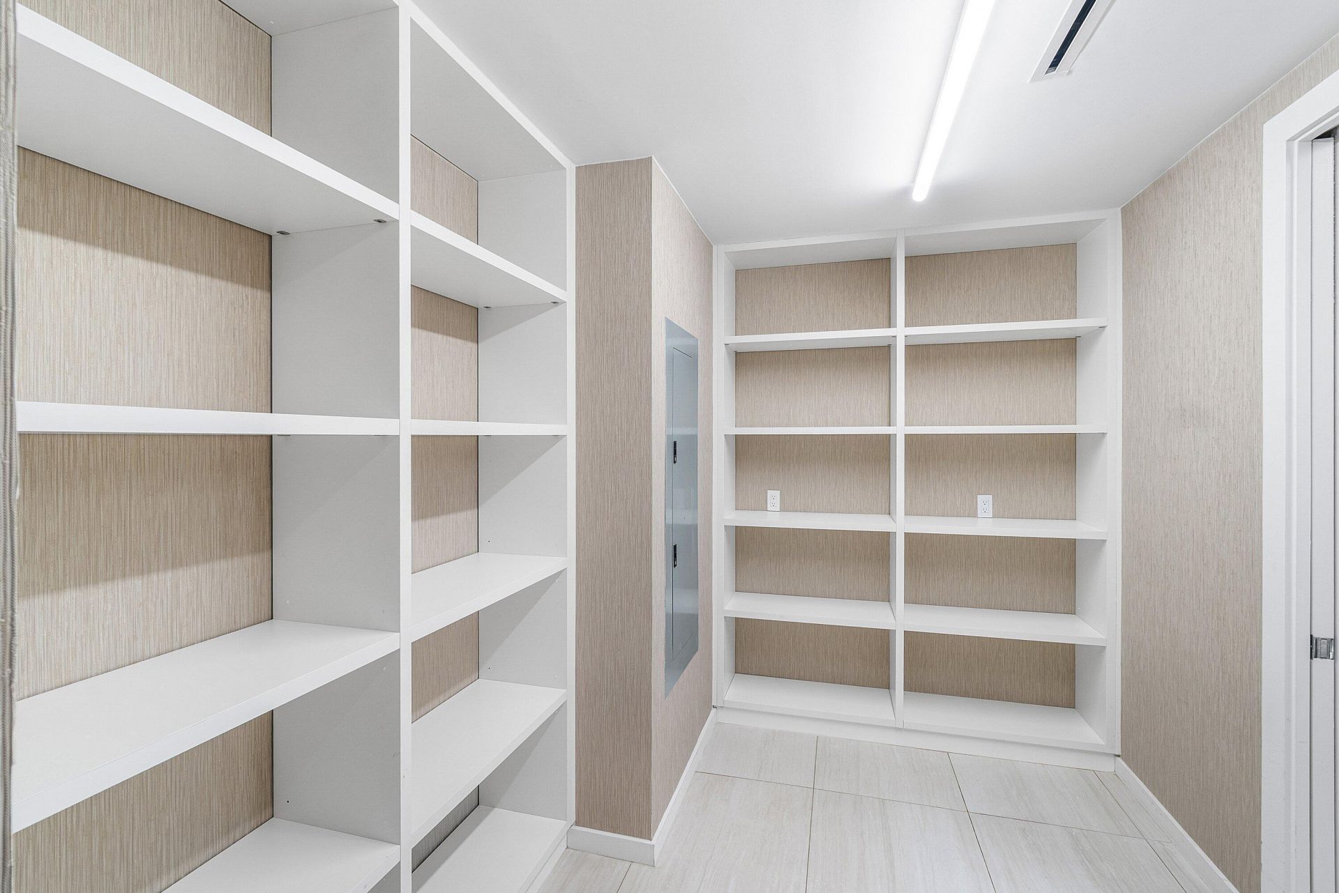 200 SE Mizner Boulevard, Unit 209, Boca Raton, FL 33432 Photo