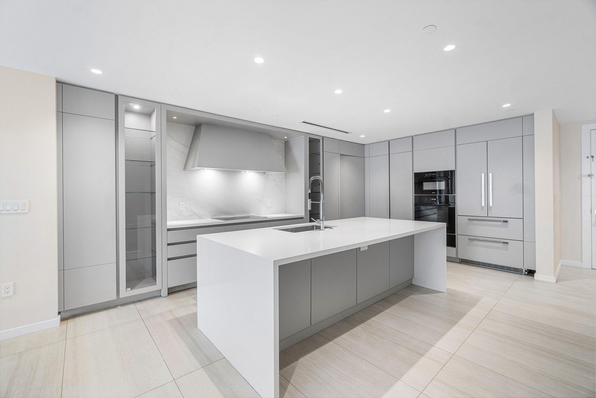 200 SE Mizner Boulevard, Unit 209, Boca Raton, FL 33432 Photo