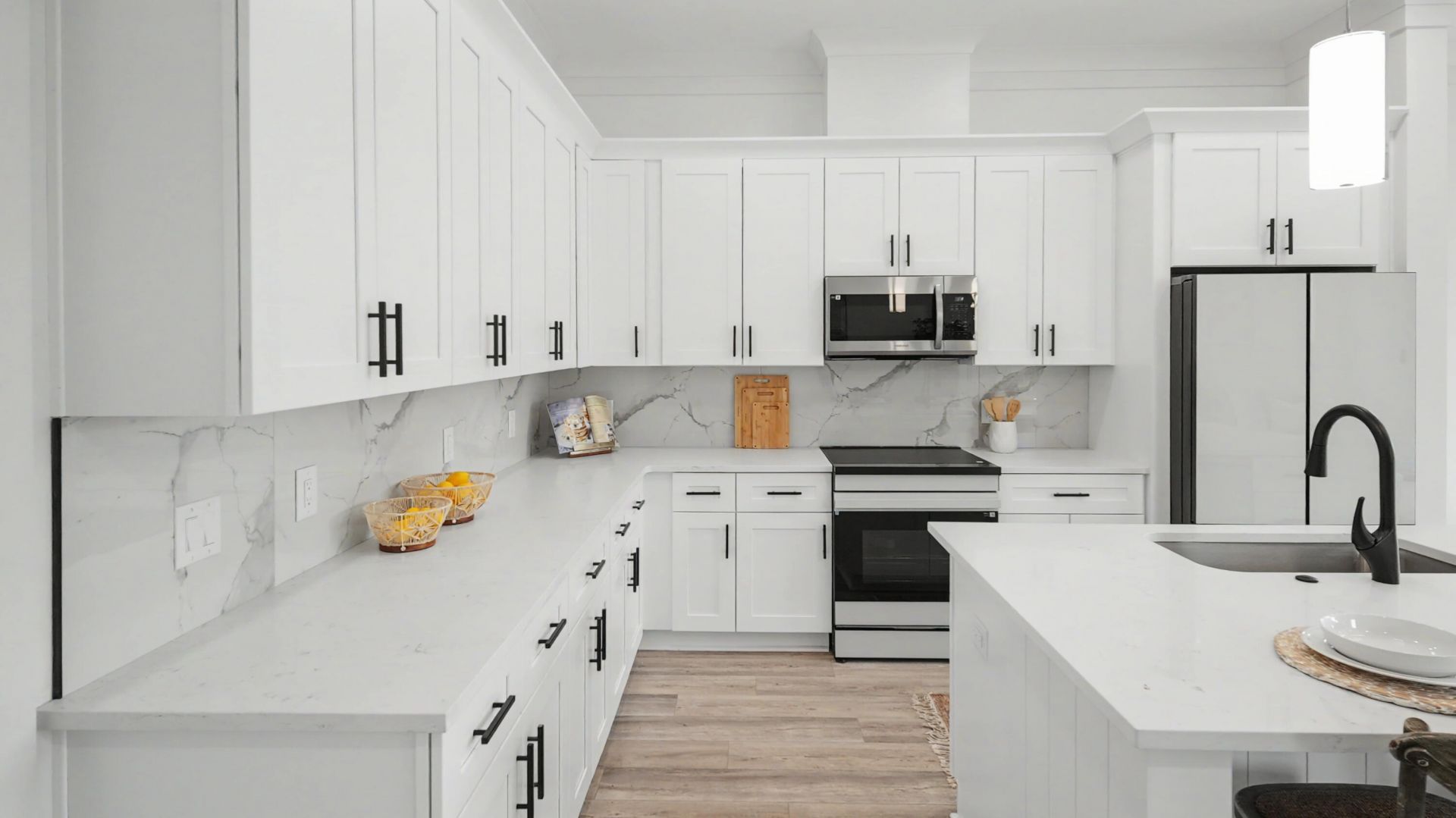 2047 Forest Avenue Photo 11