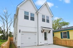 2047 Forest Avenue photo 4