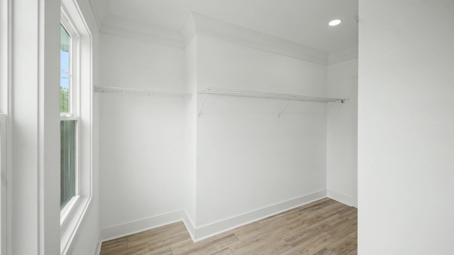 2047 Forest Avenue Photo 23