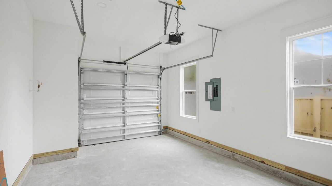 2047 Forest Avenue Photo 25