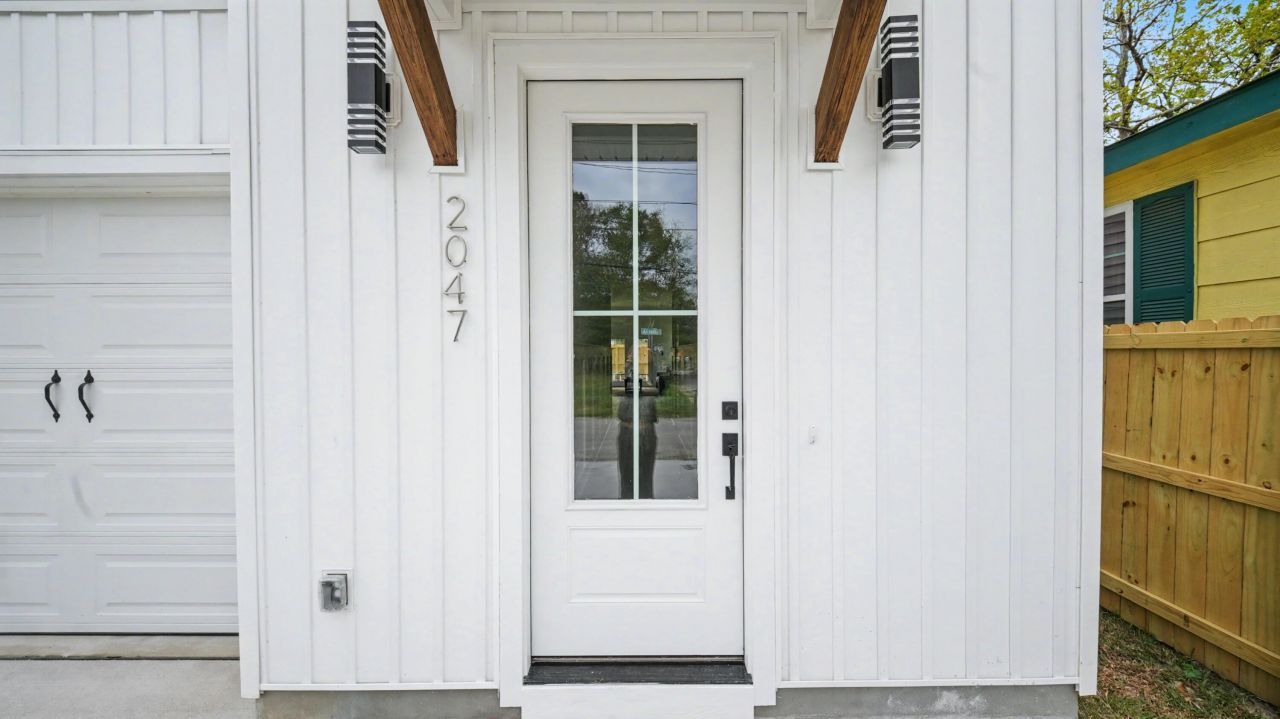 2047 Forest Avenue Photo 26