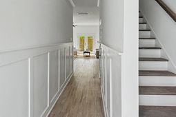 2047 Forest Avenue photo 4