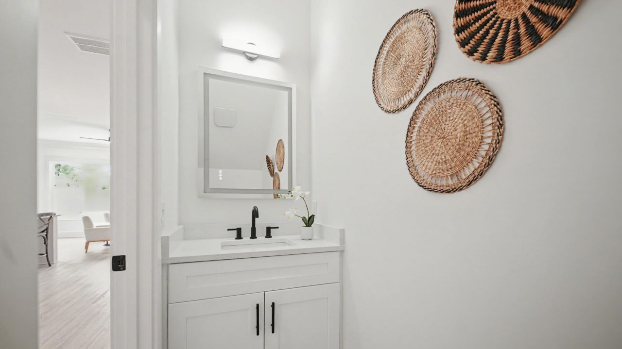 2047 Forest Avenue Photo 5