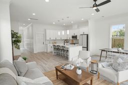 2047 Forest Avenue photo 4