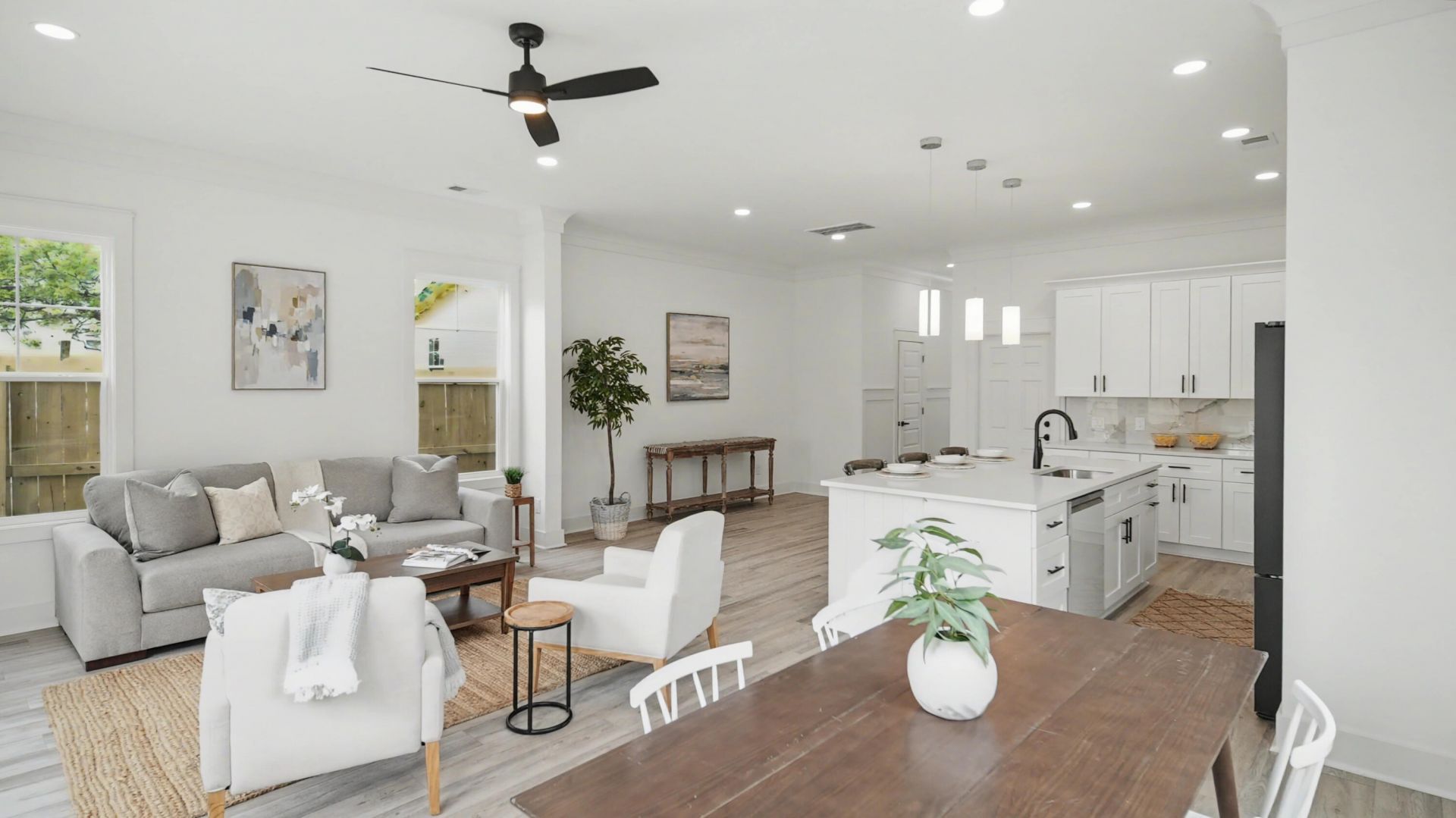 2047 Forest Avenue Photo 6