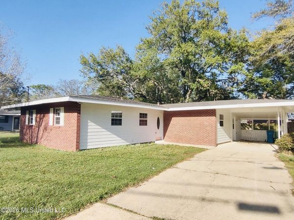 2110 Woodmont Street, Pascagoula, MS 39567