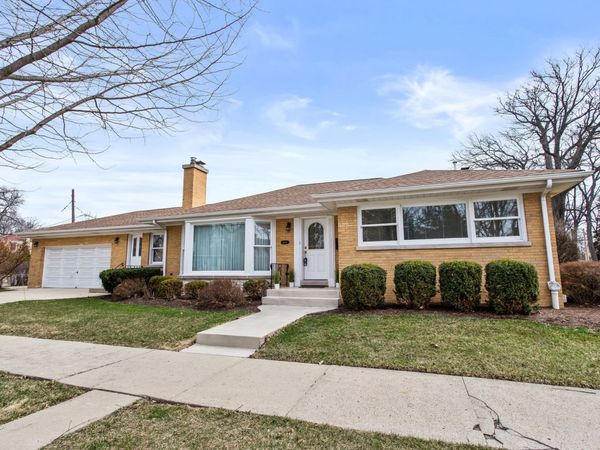 6034 Grove Court , Morton Grove, IL 60053