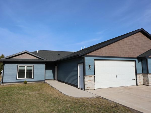 800 Elm Drive, Fairfax, MN 55332