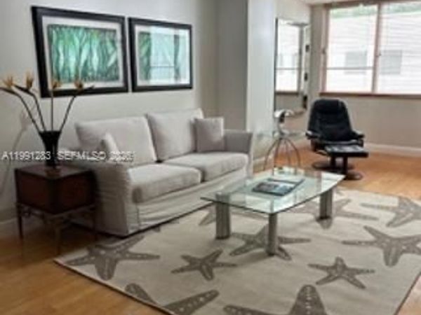 5005 Collins Ave , Unit 423, Miami Beach, FL 33140