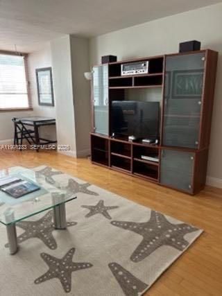 5005 Collins Ave , Unit 423, Miami Beach, FL 33140 Photo