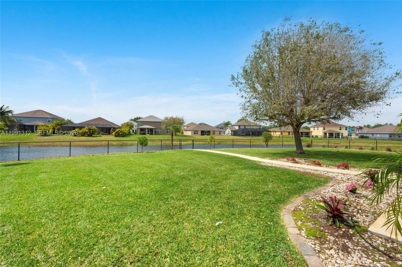 8130 Blue Daze Ct , Lehigh Acres, FL 33972 Photo