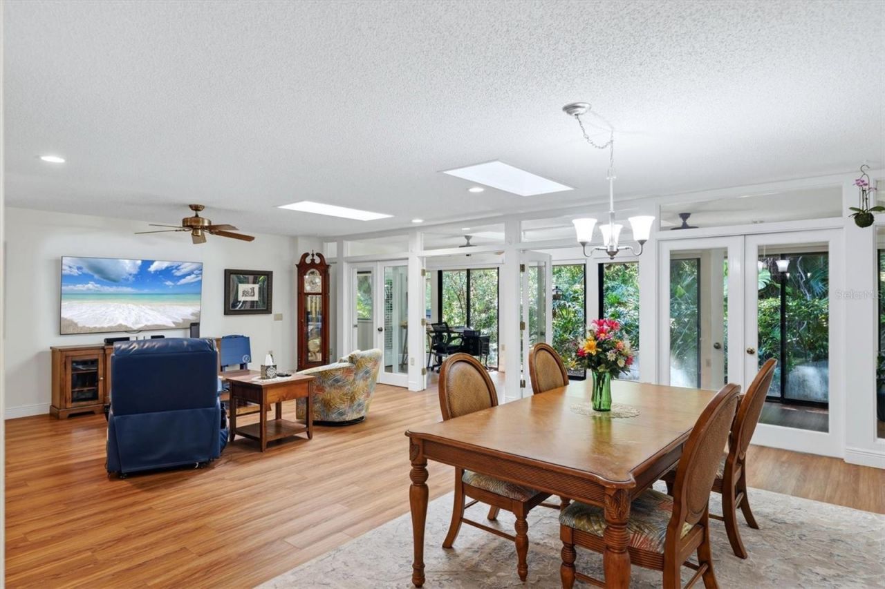 3351 Thornwood Road, Unit 3351, Sarasota, FL 34231 Photo