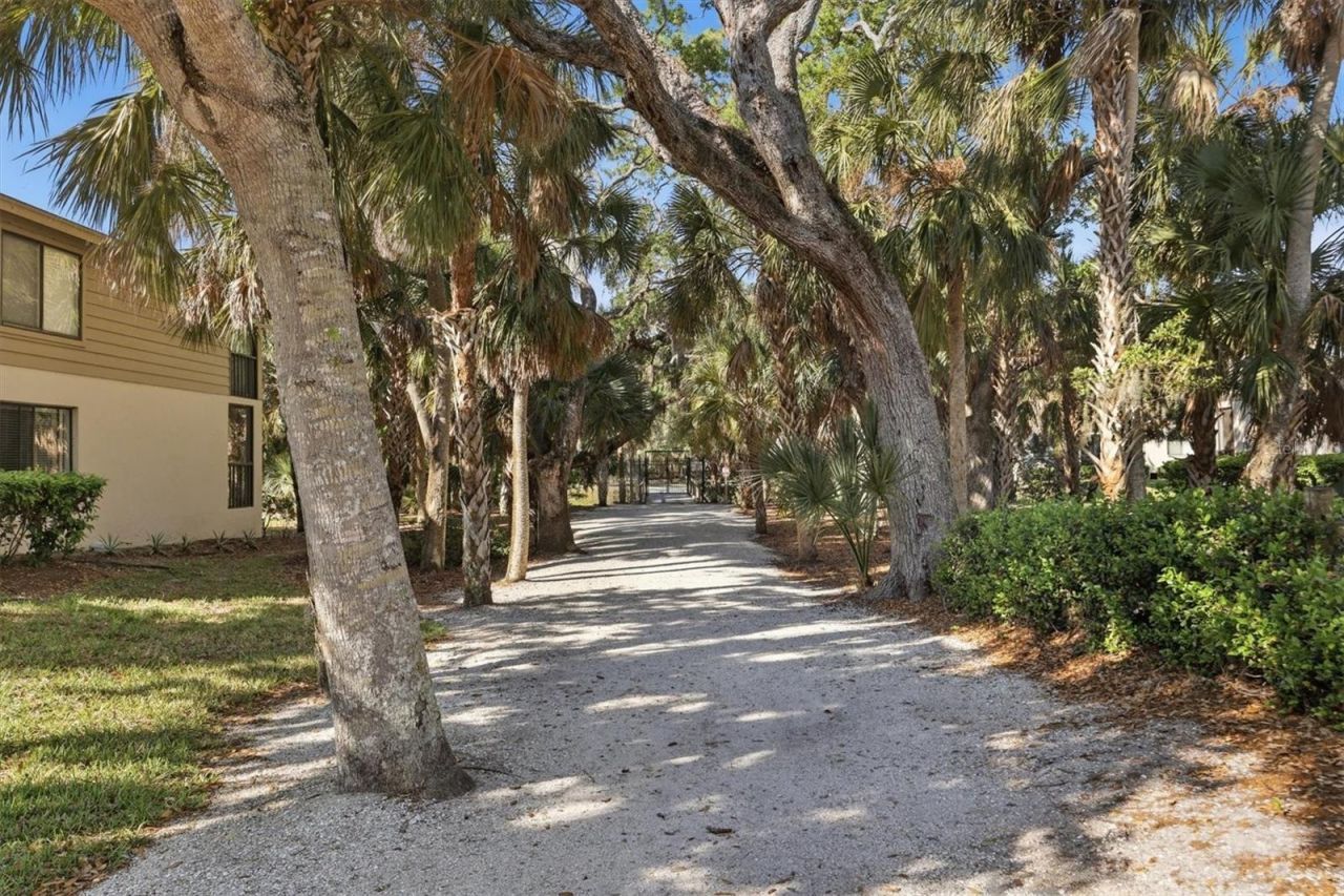 3351 Thornwood Road, Unit 3351, Sarasota, FL 34231 Photo