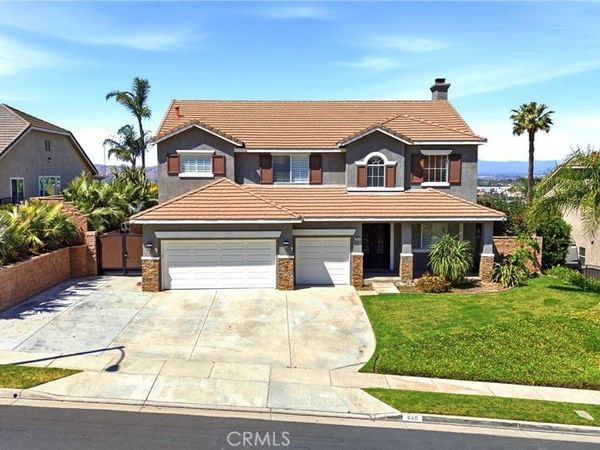 940 Via Blairo, Corona, CA 92879