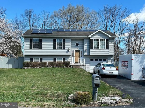 60 WENDOVER DRIVE, BUNKER HILL, WV 25413