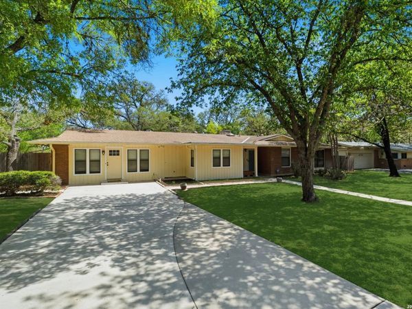 118 William Classen, Hollywood Park, TX 78232