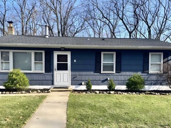 6 Pennsylvania Way, Hopatcong, NJ 07843