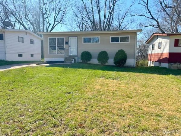 4005 Cranberry Lane, St Louis, MO 63121
