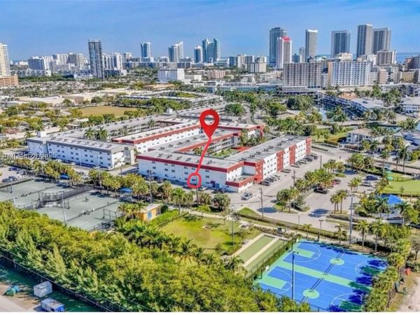 580 Egret Dr , Unit 111, Hallandale Beach, FL 33009