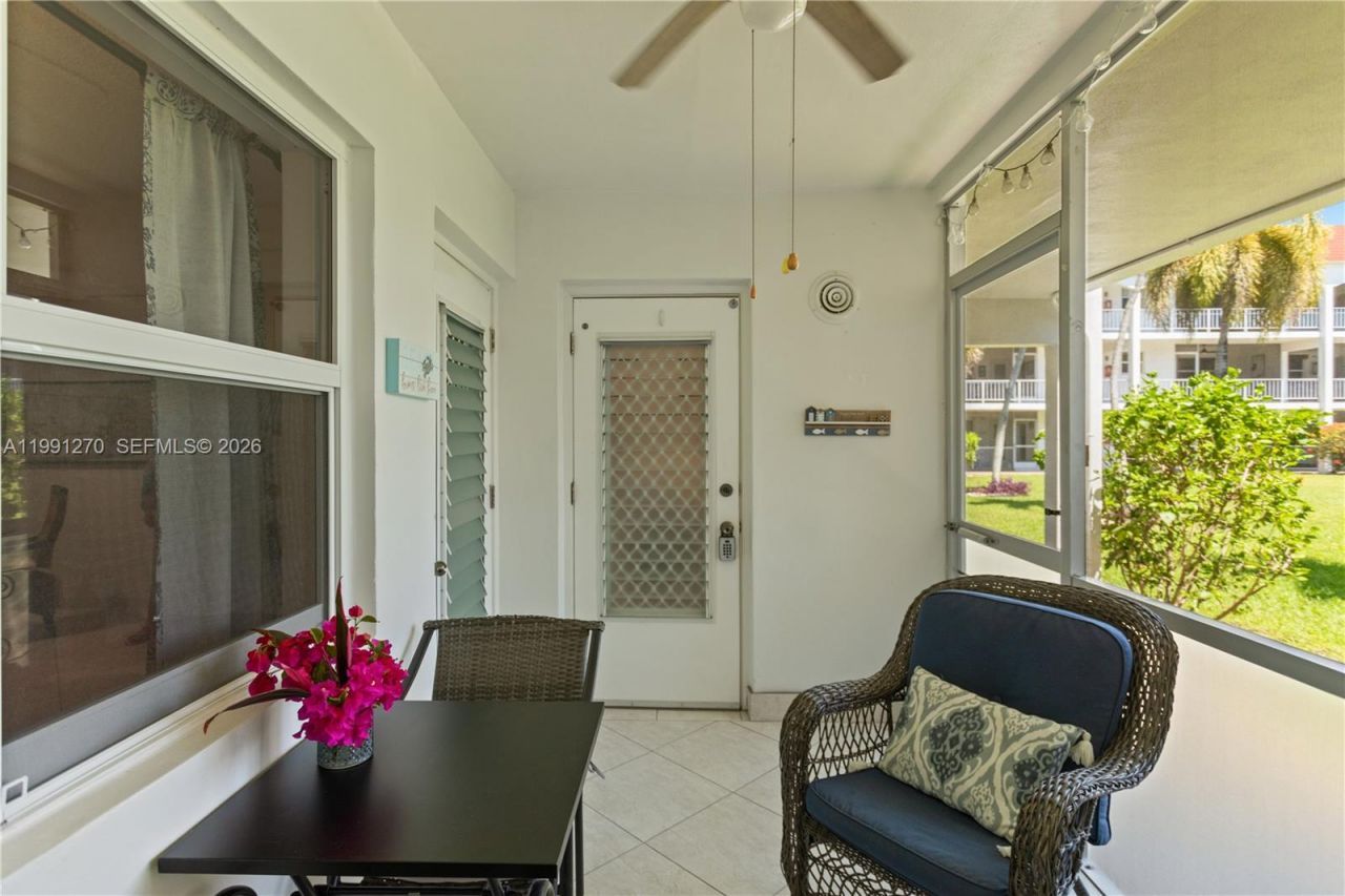 580 Egret Dr, Unit 111, Hallandale Beach, FL 33009 Photo