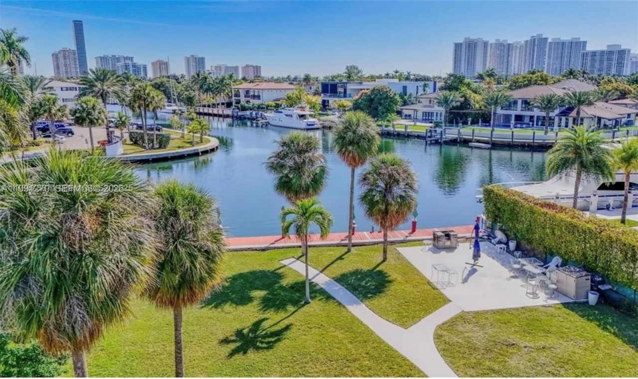 580 Egret Dr, Unit 111, Hallandale Beach, FL 33009 Photo