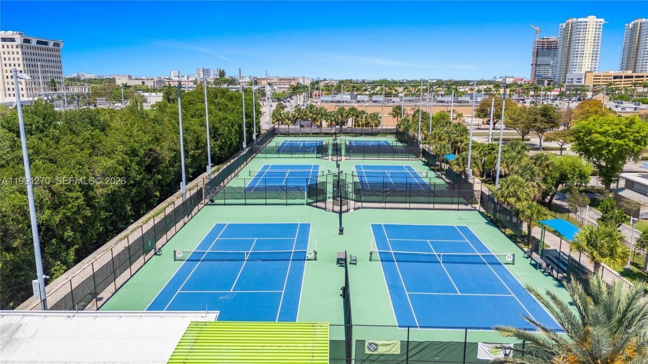 580 Egret Dr, Unit 111, Hallandale Beach, FL 33009 Photo