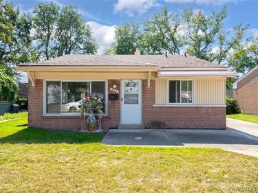 13341 Albany Street, Oak Park, MI 48237