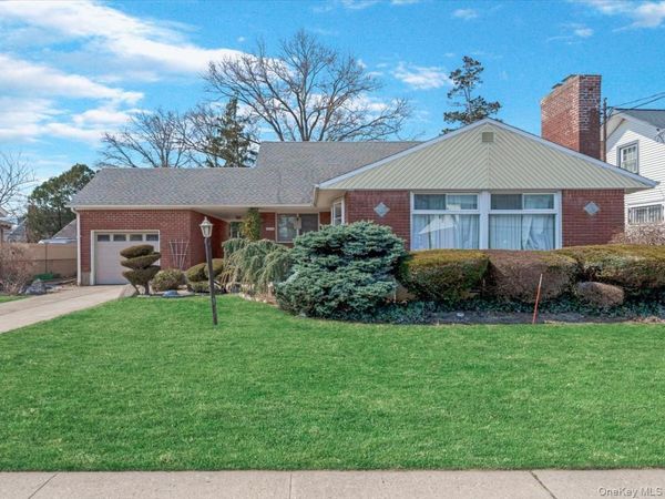 120-44 194th Street , Saint Albans, NY 11412