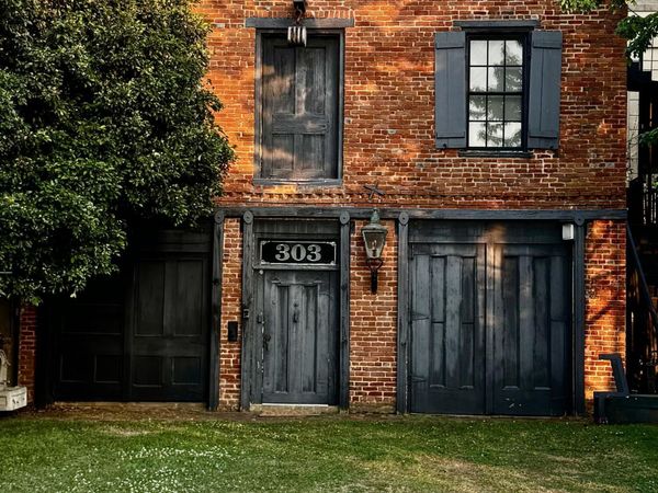 303 N Commerce Street, Natchez, MS 39120