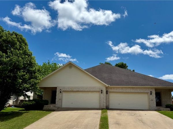 6297 and 6299 W Milliken Bend , Fayetteville, AR 72704