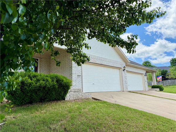 6297 and 6299 W Milliken Bend , Fayetteville, AR 72704