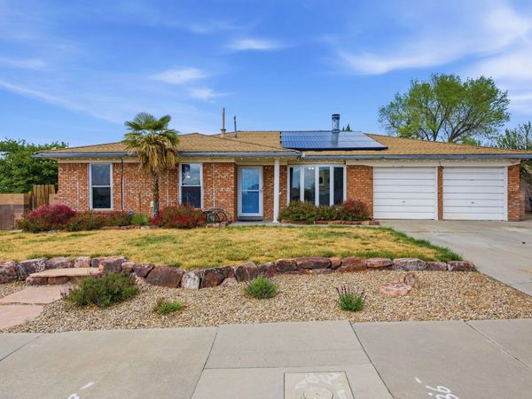 9415 Layton Avenue NE, Albuquerque, NM 87111