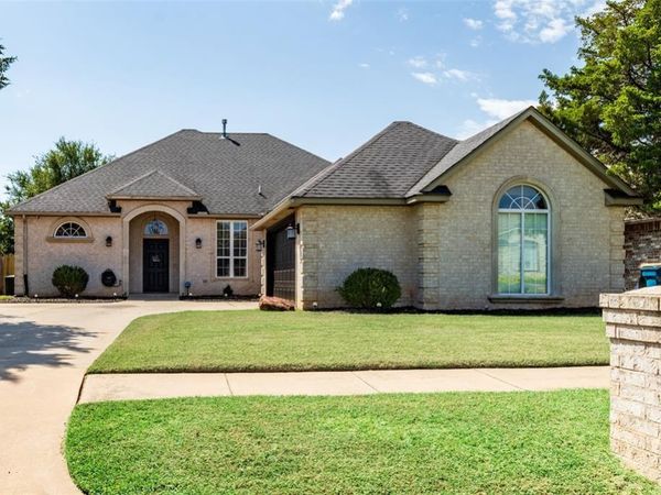 2112 Willow Bend Drive, Edmond, OK 73003