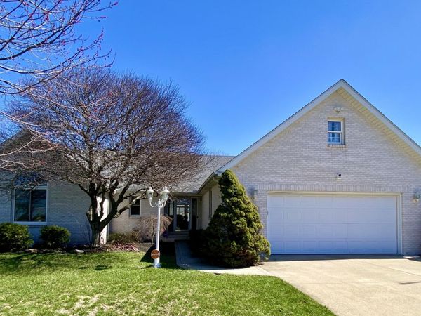 1013 S Lallendorf Road, Oregon, OH 43616