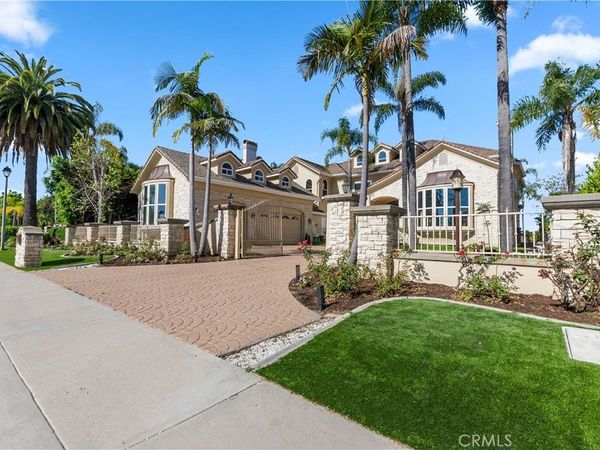 27495 Hidden Trail Road, Laguna Hills, CA 92653
