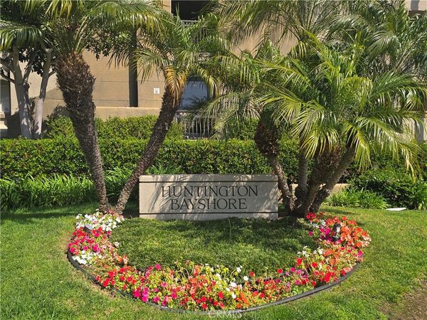 310 Lake, Unit 213, Huntington Beach, CA 92648