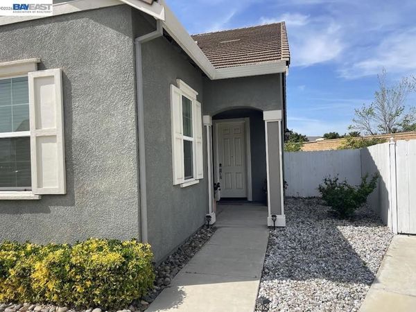 1235 Santona Ct, Manteca, CA 95337