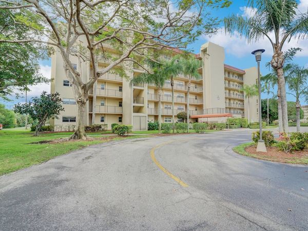 3654 Via Poinciana Drive, Unit 606, Greenacres, FL 33467
