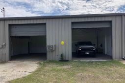 1109 W Market St Ext photo 4