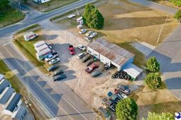 1109 W Market St Ext photo 4