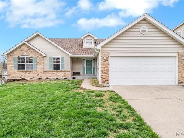3121 Country Knoll Drive, St Charles, MO 63303