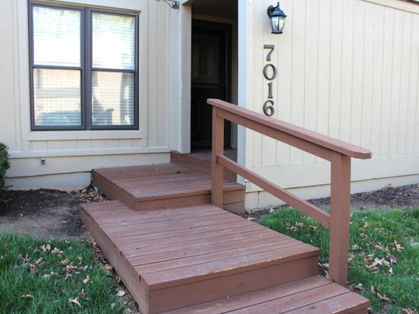 7016 Oak CT , Roanoke, VA 24018