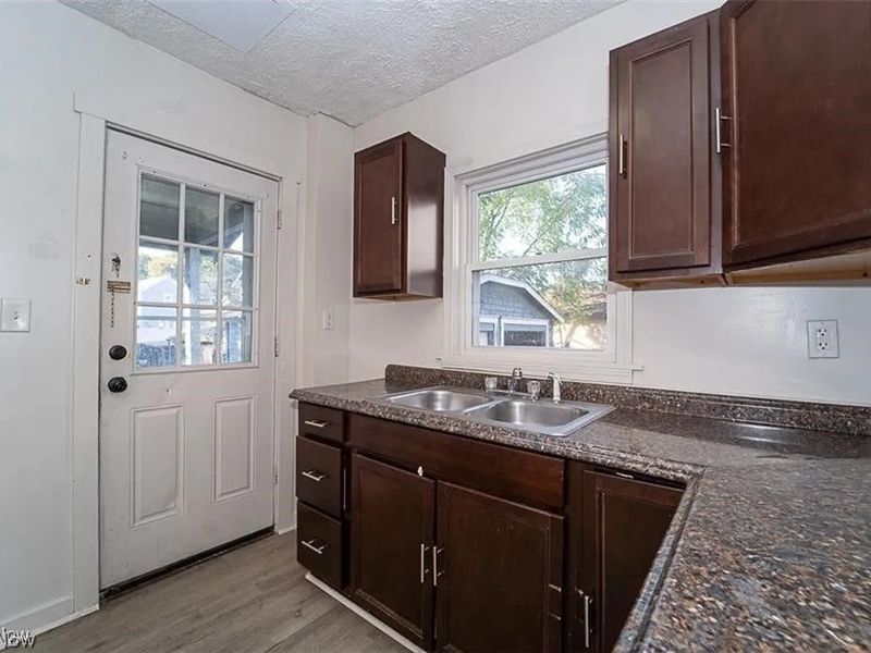 1150 Wooster Road N, Barberton, OH 44203 Photo 3