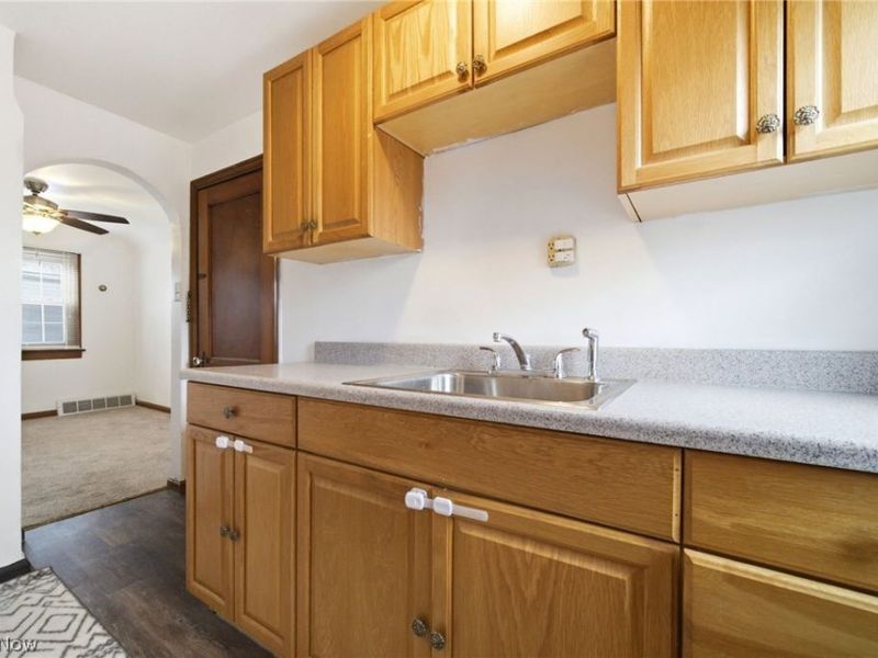 5918 Maplewood Road, Mayfield Heights, OH 44124 Photo 12